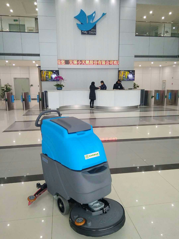 無(wú)錫小天鵝洗衣機(jī)使用無(wú)錫巴曼洗地機(jī)